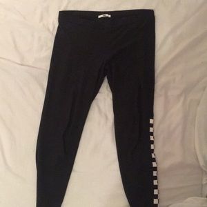 Black Vans leggings
